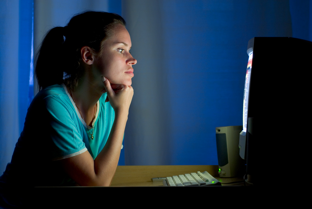 Использование компьютеров ночью приводит к депрессии