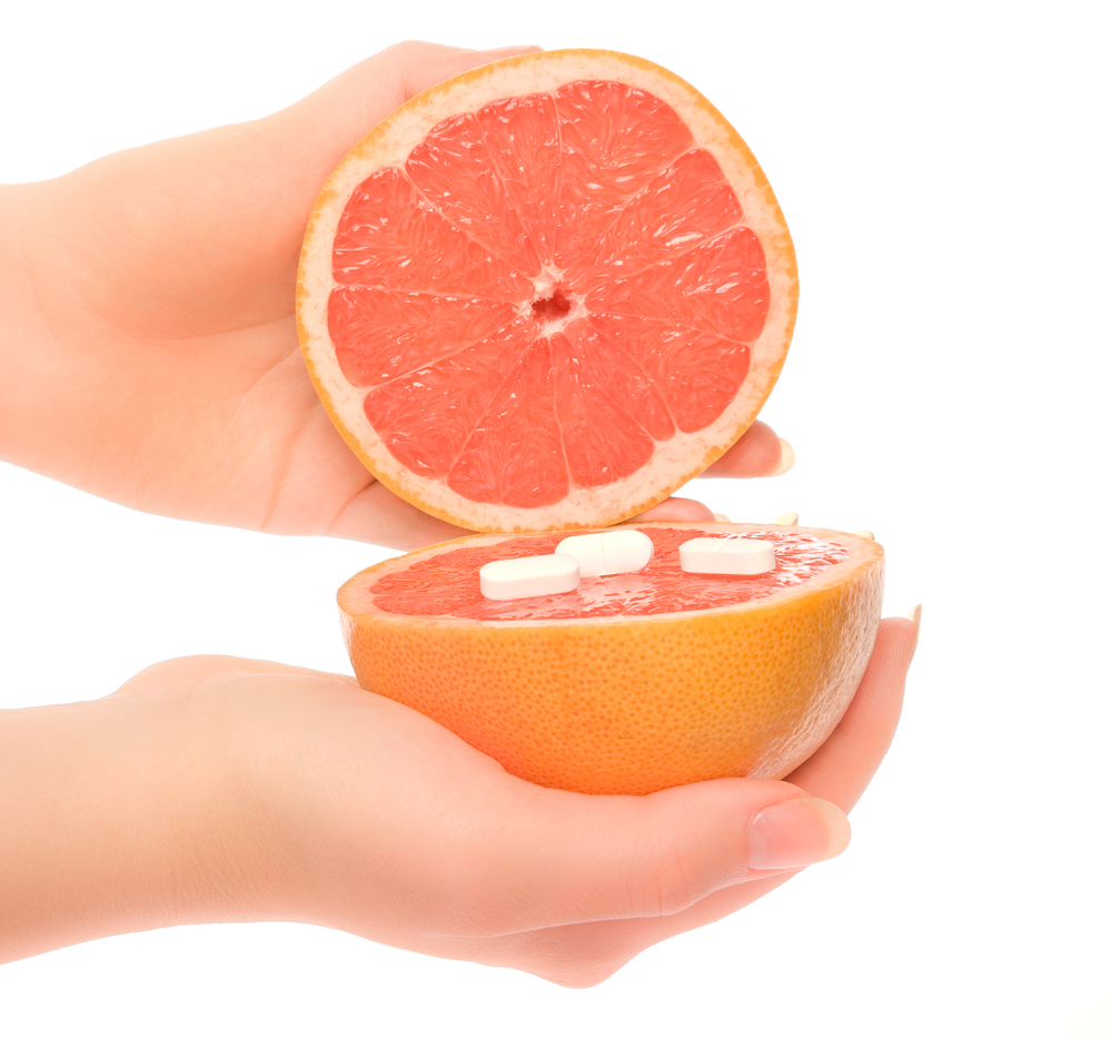 Употребление грейпфрута и рецептурных препаратов одновременно может быть смертельным